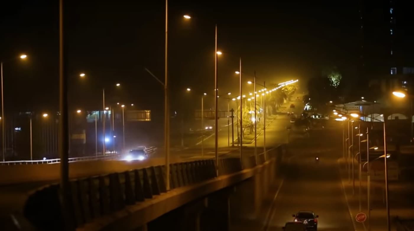 Échangeur de Niamey illuminé la nuit, Niger
